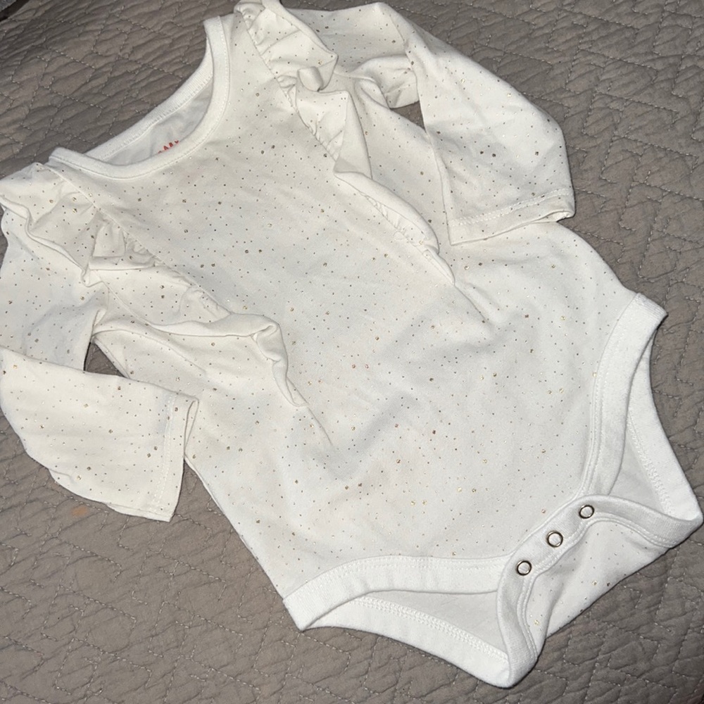 Cat & Jack Baby long sleeve ruffle trim bodysuit girl’s 3-6M